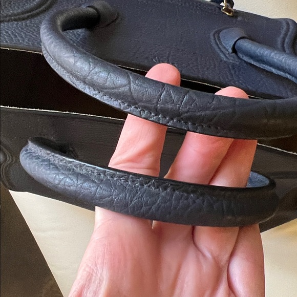 Céline Medium Phantom Bag Textured Calf, Dark Blue Gold Hardware - Picture 6 of 16